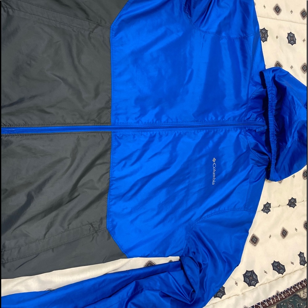 Blue wind breaker
